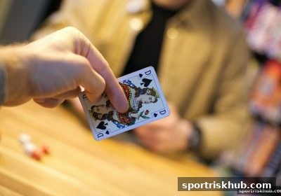 深度解析大小球真人桌游：体育博彩风险与玩法全指南