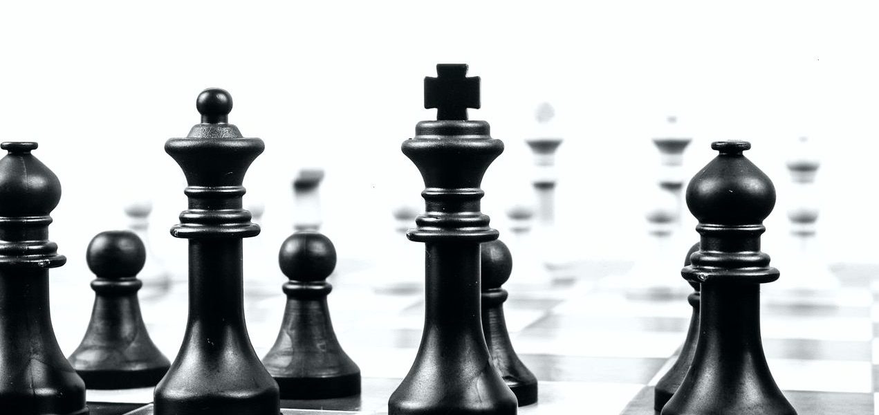 麻将“无用牌”的深度解析:从体育博彩风险看牌局中的取舍智慧